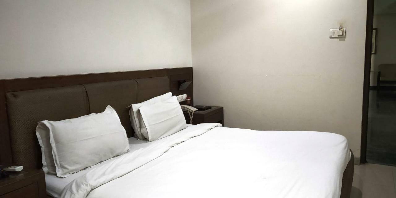 Matrix Inn Pune Eksteriør billede