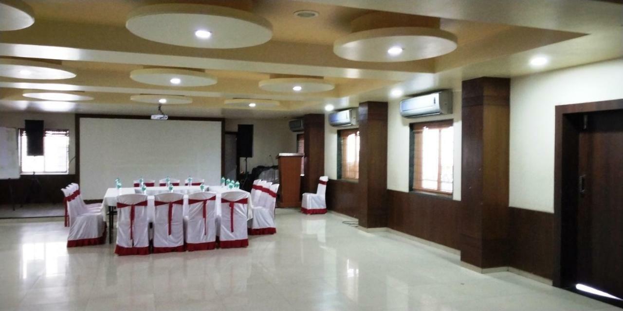 Matrix Inn Pune Eksteriør billede