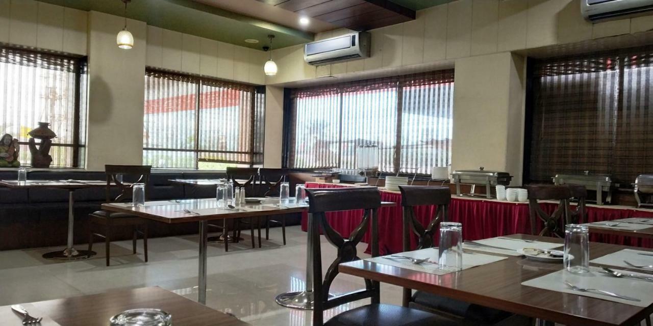 Matrix Inn Pune Eksteriør billede